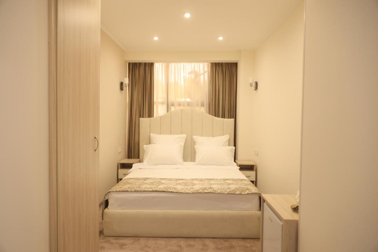 יירבאן Delin Hotel And Tours מראה חיצוני תמונה