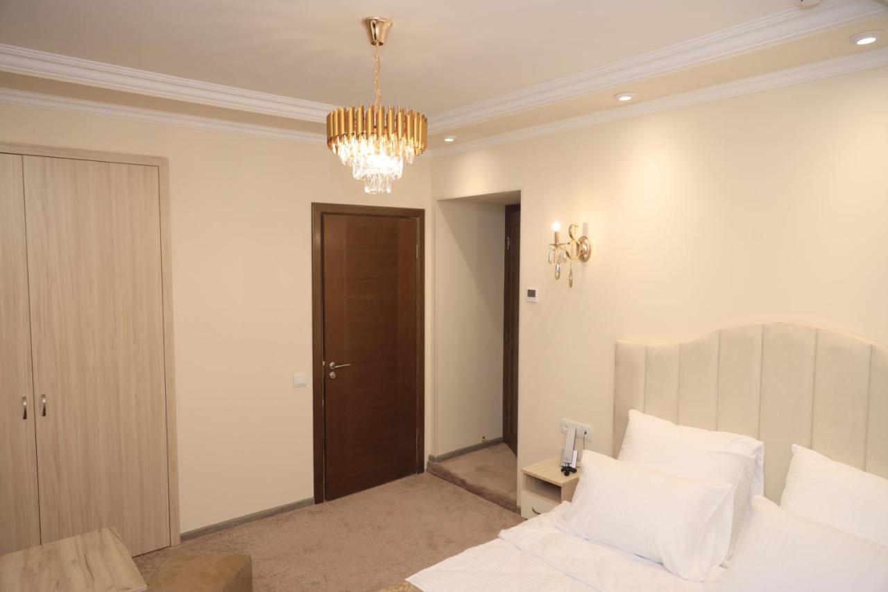 יירבאן Delin Hotel And Tours מראה חיצוני תמונה