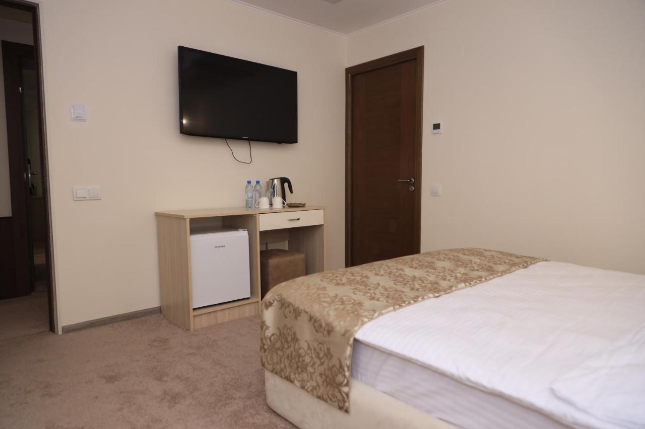 יירבאן Delin Hotel And Tours מראה חיצוני תמונה