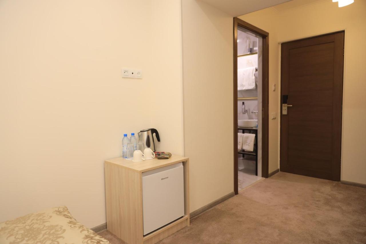 יירבאן Delin Hotel And Tours מראה חיצוני תמונה