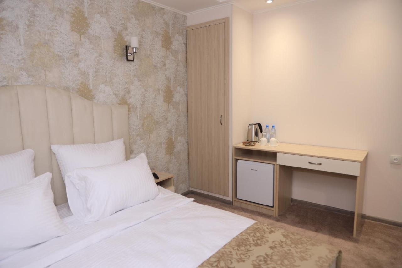 יירבאן Delin Hotel And Tours מראה חיצוני תמונה