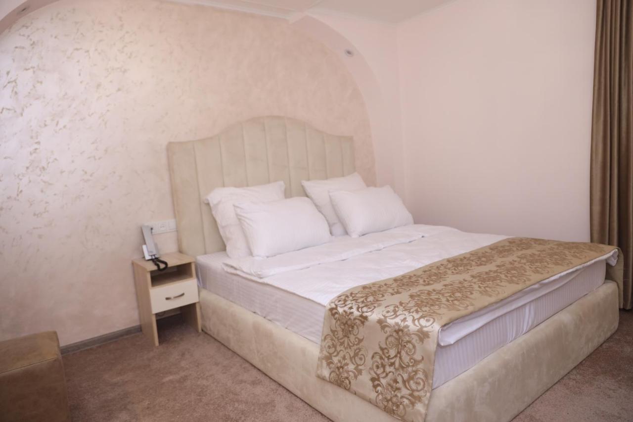 יירבאן Delin Hotel And Tours מראה חיצוני תמונה