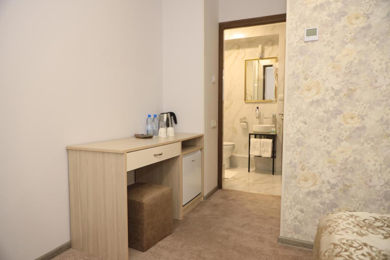 יירבאן Delin Hotel And Tours מראה חיצוני תמונה