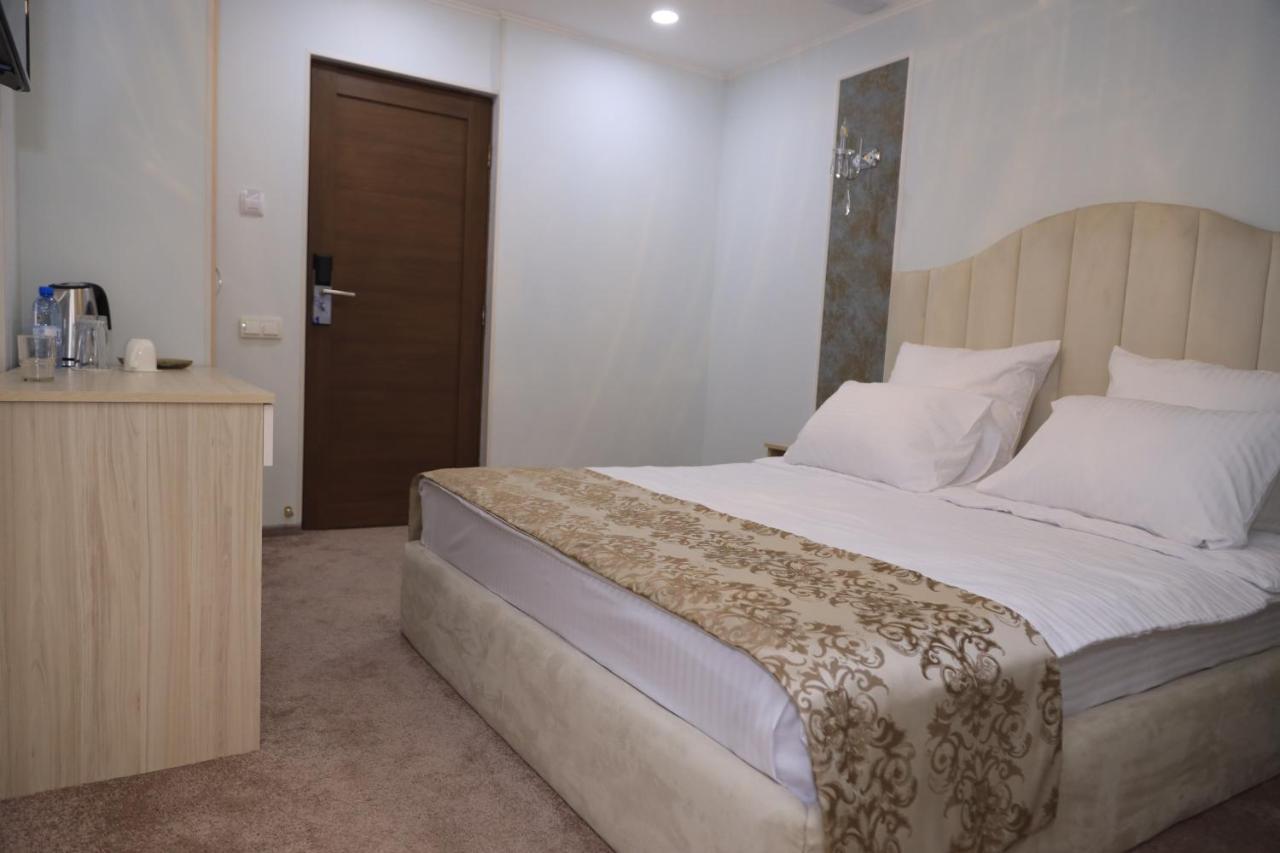 יירבאן Delin Hotel And Tours מראה חיצוני תמונה