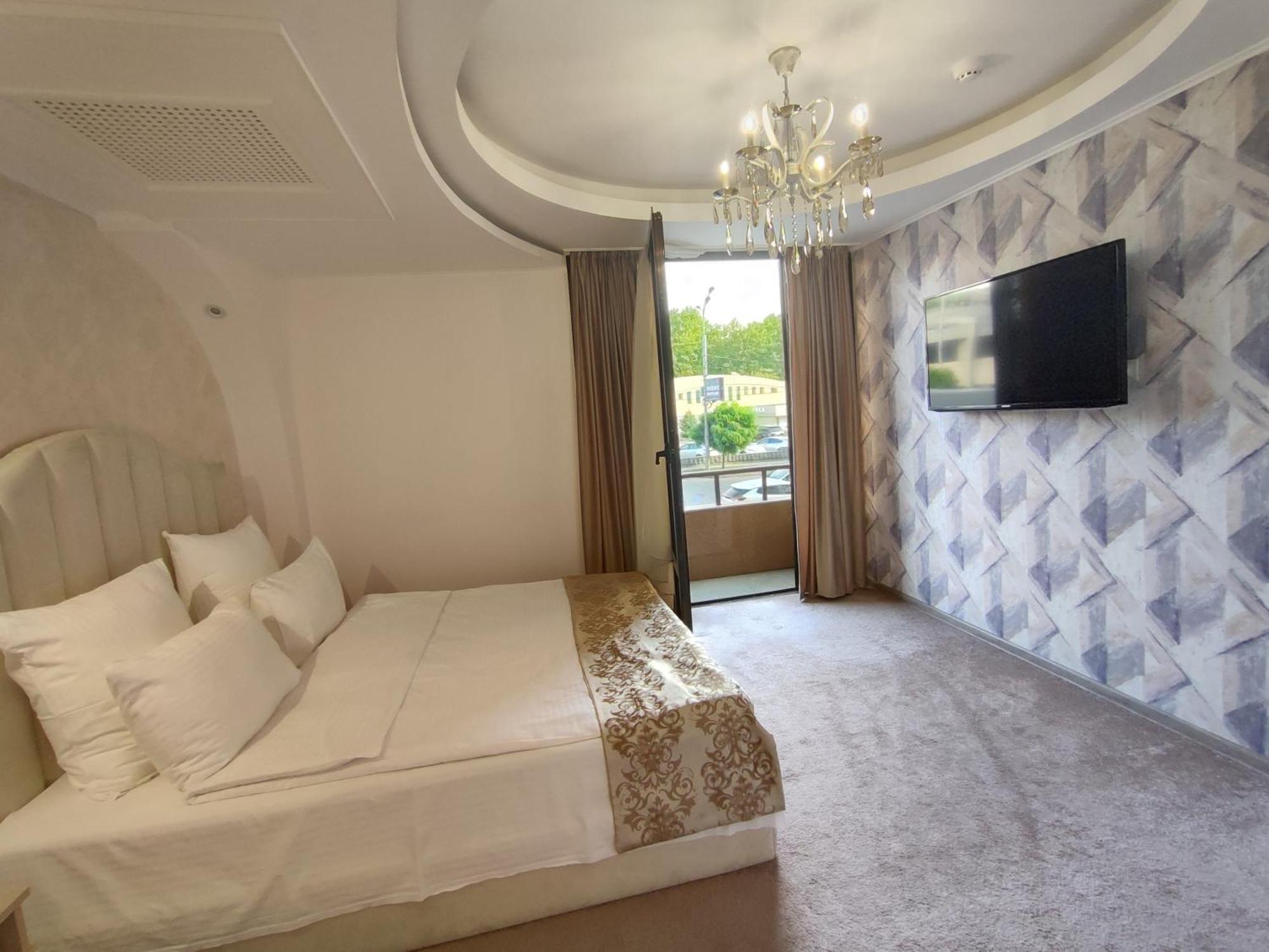 יירבאן Delin Hotel And Tours מראה חיצוני תמונה