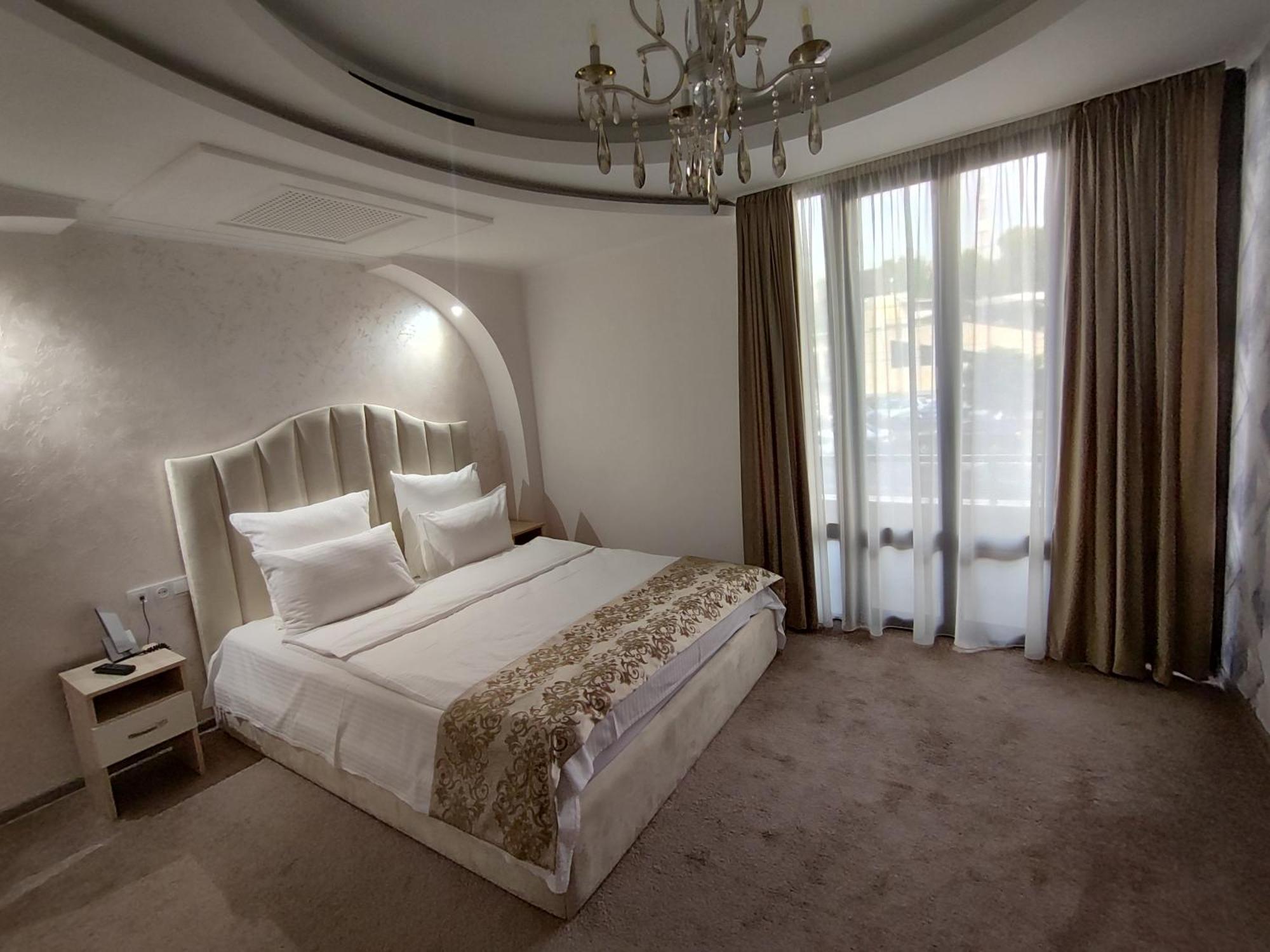 יירבאן Delin Hotel And Tours מראה חיצוני תמונה