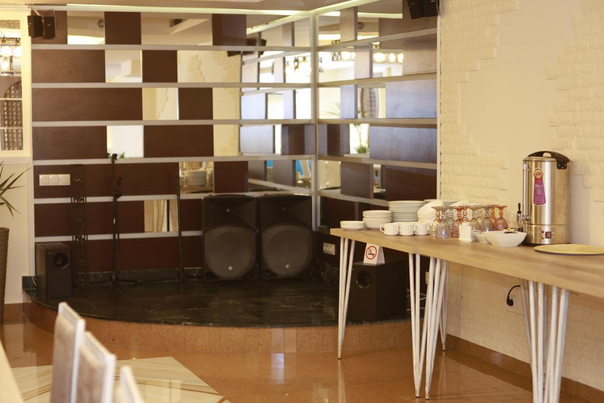 יירבאן Delin Hotel And Tours מראה חיצוני תמונה
