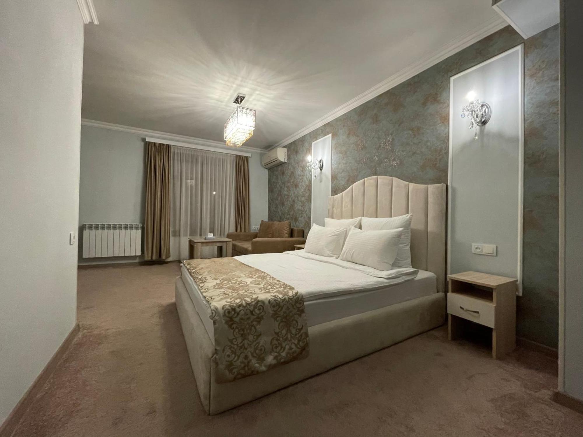 יירבאן Delin Hotel And Tours מראה חיצוני תמונה