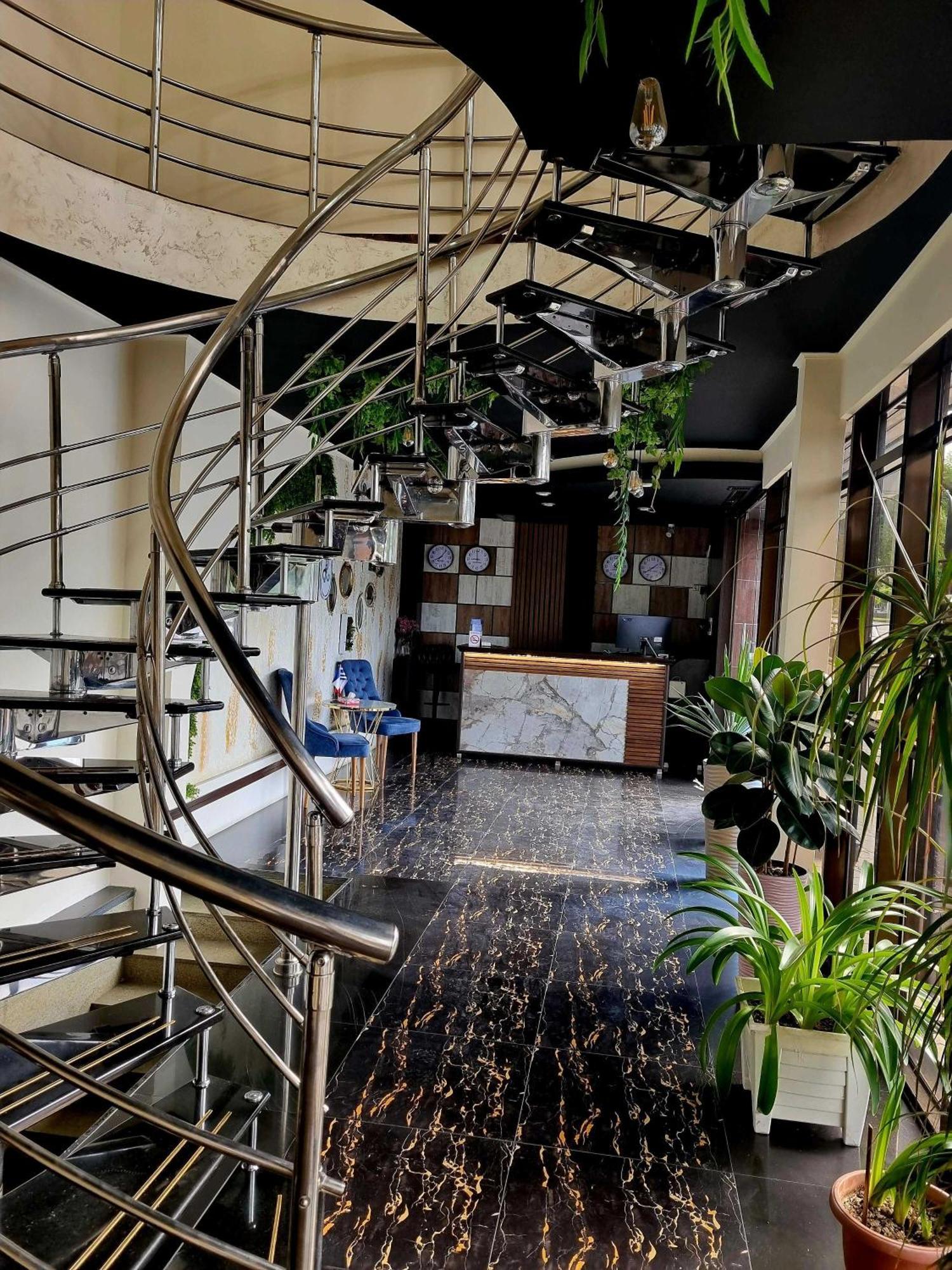 יירבאן Delin Hotel And Tours מראה חיצוני תמונה